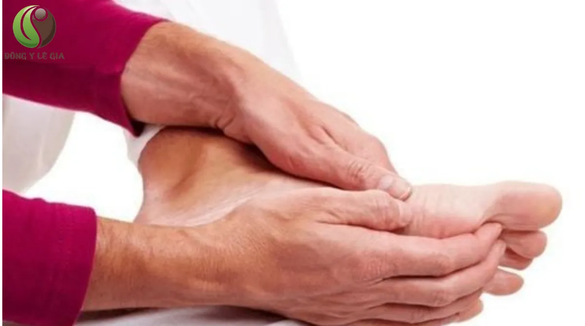 thoát vị đĩa đệm triệu chứng