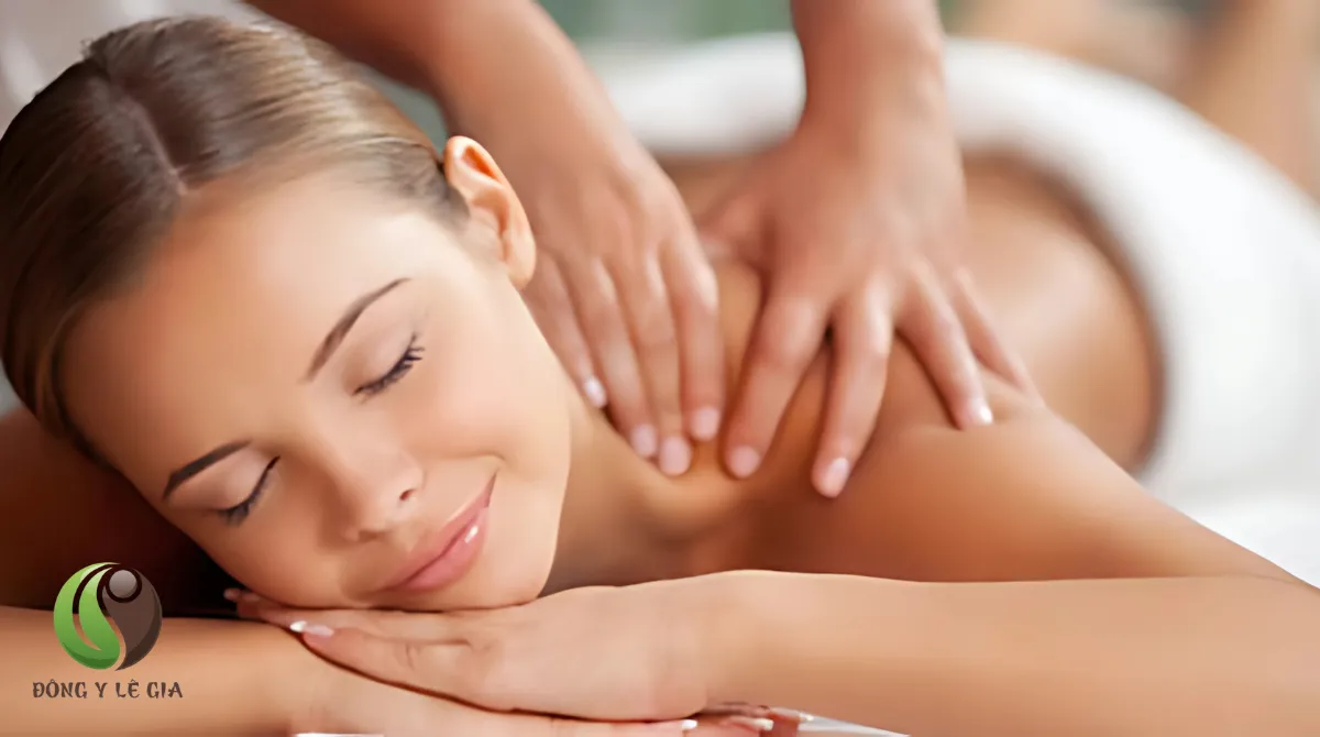 Triệu chứng đau cổ vai gáy